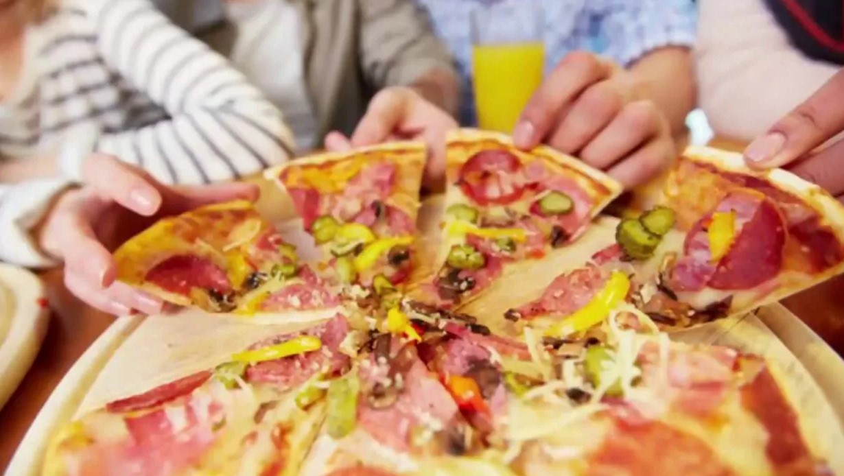 Атмосфера пиццерии - Как окружение влияет на восприятие вкуса вашей пиццы
